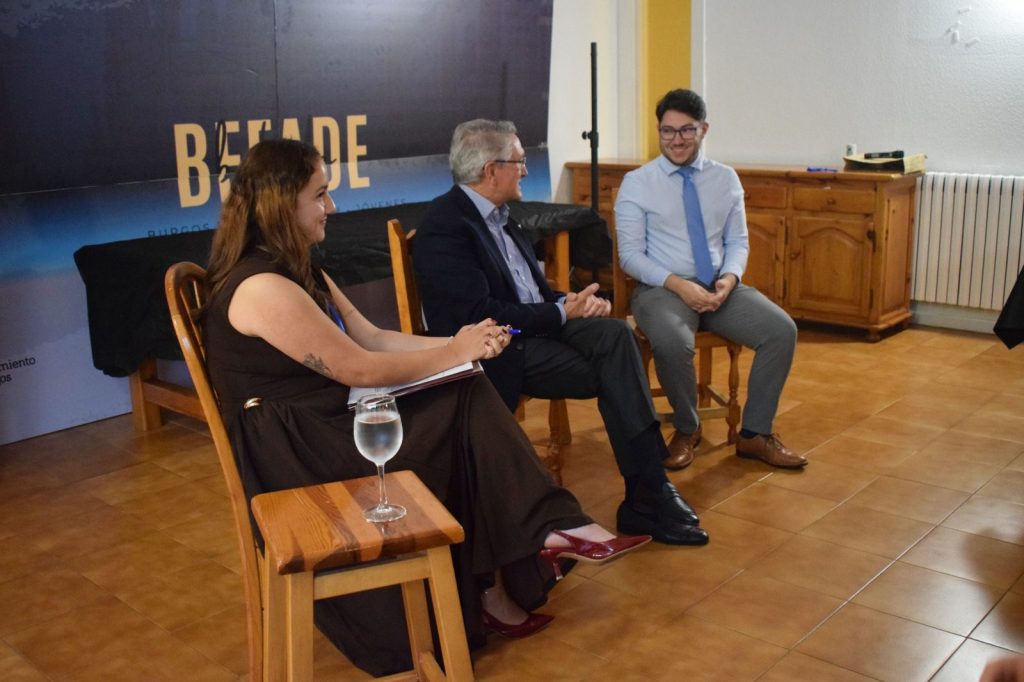 Ginés Clemente, fundador de Aciturri, durante su ponencia en Sedano. Fotografía: Andreea Susca